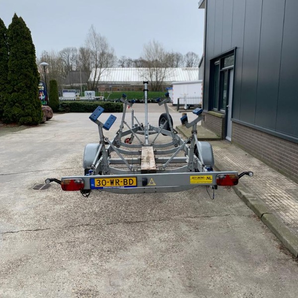 Kielboot enkel geremd